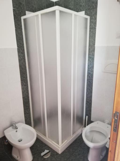 La Casa Di Periferia Appartement Bari Buitenkant foto