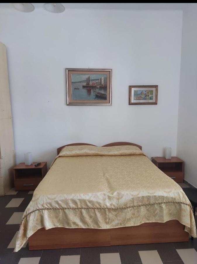 La Casa Di Periferia Appartement Bari Buitenkant foto